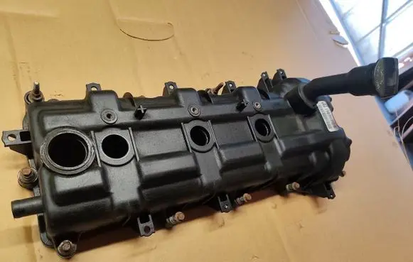 Chrysler Town u0026 Country V Rocker cam cover P05184464AE P05184069