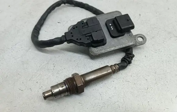 Mercedes-Benz Sprinter W906 Lambda probe sensor A0009050008 0009050008