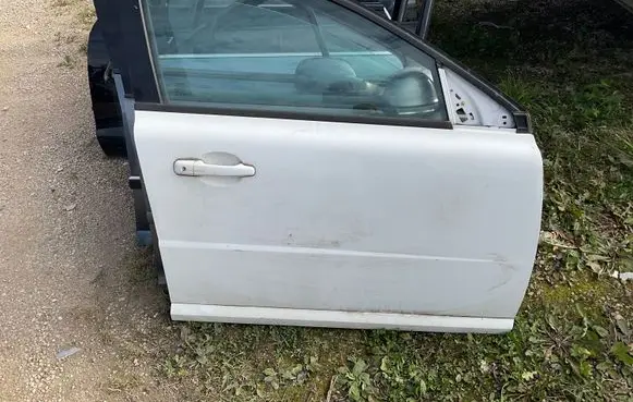 Volvo V70 Front door