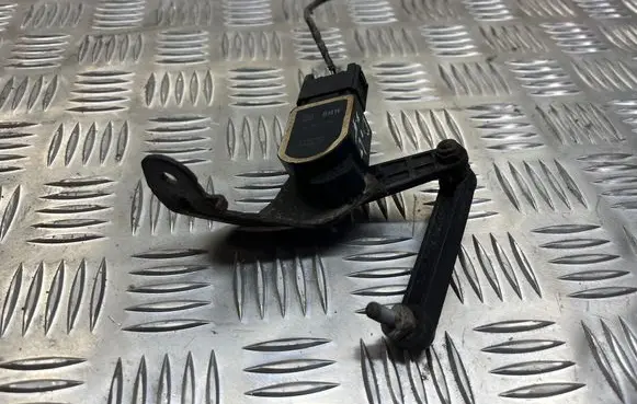 Headlight/headlamp level sensor