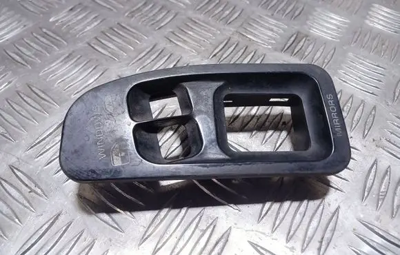 Chrysler Grand Voyager II Front door window switch trim 4688203