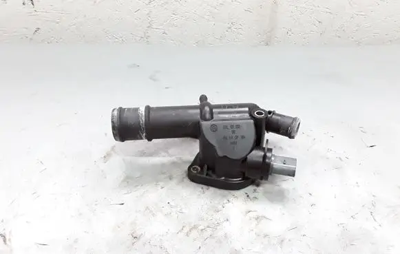 Volkswagen Tiguan Engine coolant pipe/hose 03L121132