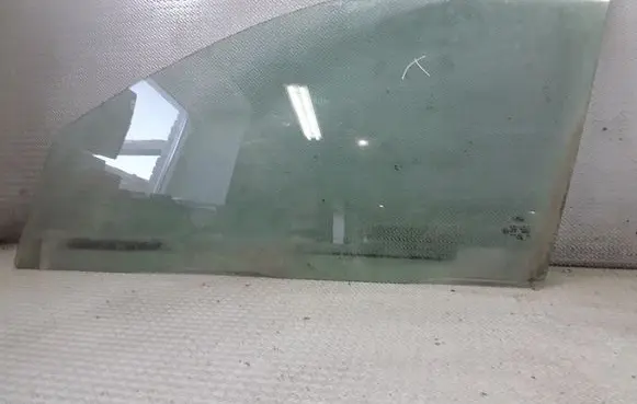 Ford Mondeo Mk III Front door window glass four-door