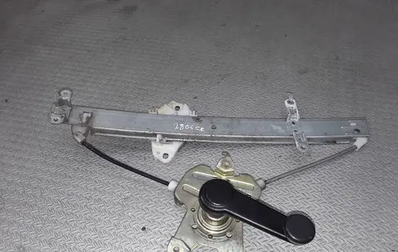 Rear door manual window regulator