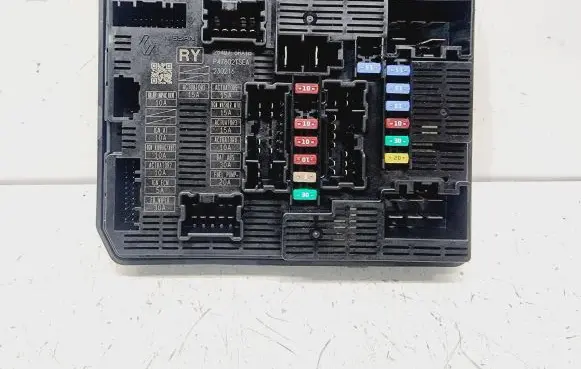 Nissan Qashqai J12 Fuse module 284B76RA1B
