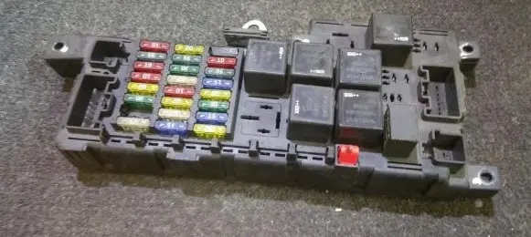 Volvo S60 Fuse box set 518828108 30728008-DIEP2X