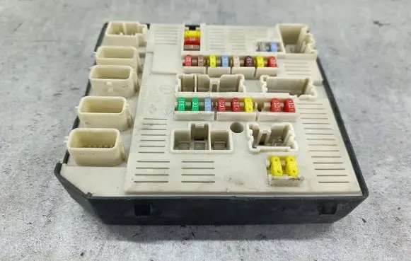 Renault Scenic III - Grand scenic III Central body control module