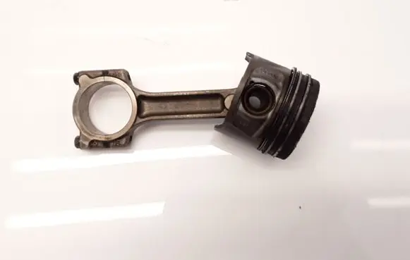 Dacia Sandero Piston with connecting rod