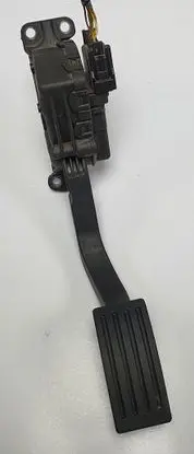 Ford Focus Accelerator throttle pedal 4M51-9F836-CG