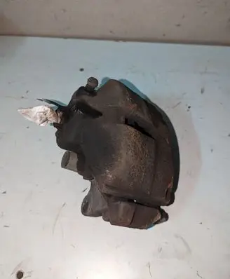 Volkswagen PASSAT CC Front brake caliper