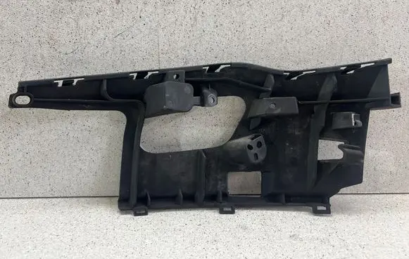 Audi A7 S7 4G Front bumper mounting bracket 4G8807096A