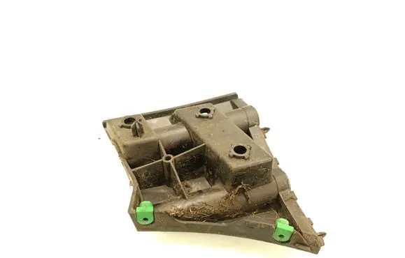 Front bumper mounting bracket