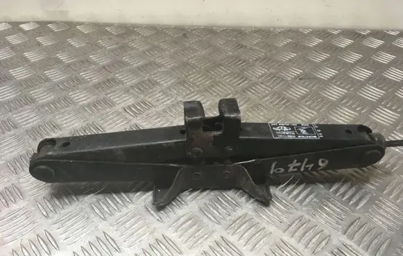 Toyota Corolla E120 E130 Lift Jack 0911105010