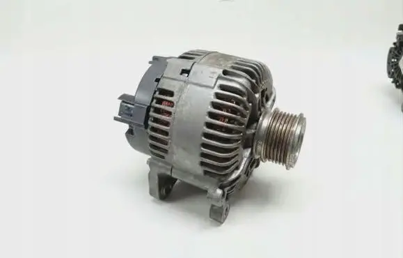Volkswagen PASSAT B6 Generator/alternator 03G903016A