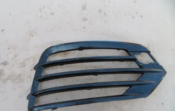 Audi Q3 8U Front bumper lower grill