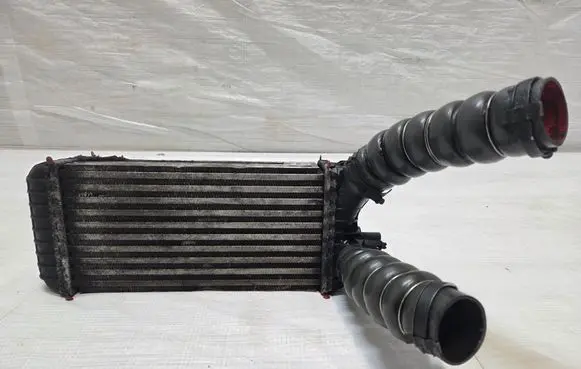 Ford Focus Intercooler radiator 8V619L440CC