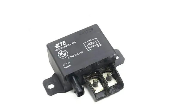 BMW 5 G30 G31 G38 Coolant fan relay 9198302