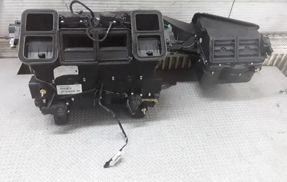 Mercedes-Benz E W211 Interior heater climate box assembly 2118300160