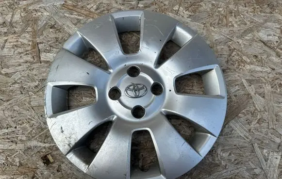 Toyota Yaris Original wheel cap 424020D080