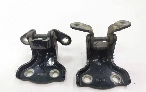 Rear door hinge set