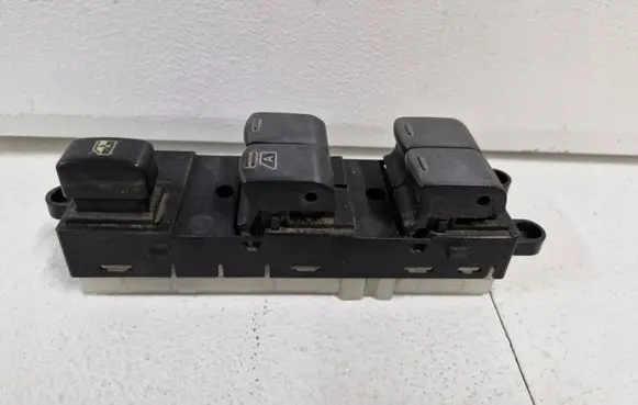 Nissan Note (E11) Electric window control switch 25401BH12B