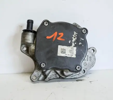 Volkswagen Golf VI Vacuum pump 03L100D