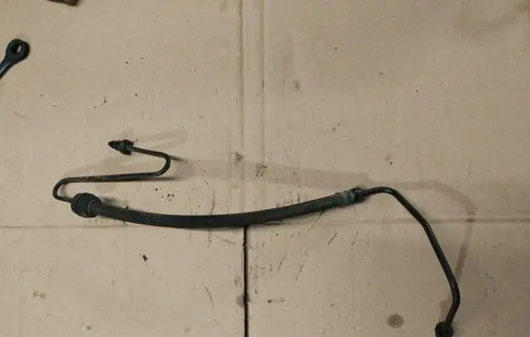 Volkswagen Touran I Clutch pipe/line 1K1721465