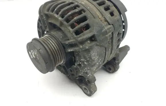 Volkswagen PASSAT B5.5 Generator/alternator ARE0008 YY23A11