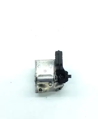 BMW 5 F10 F11 Radiator mount bracket 7575248 7186514