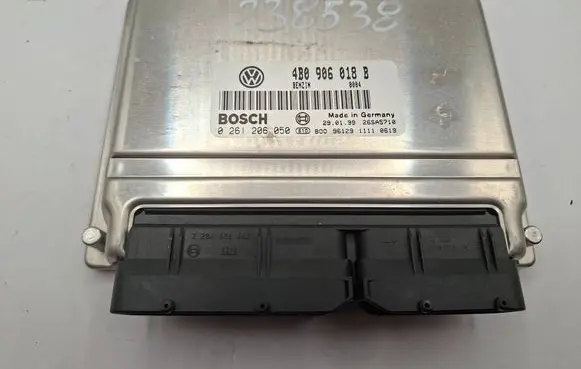 Volkswagen PASSAT B5 Engine control unit/module 4B0906018B 26SA5710 0261206050