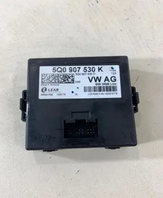Volkswagen Golf VII Other control units/modules 5Q0907530K 5Q0907530D