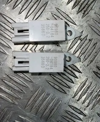 Lexus IS 220D-250-350 Aerial antenna filter 9098004184 90980 04184