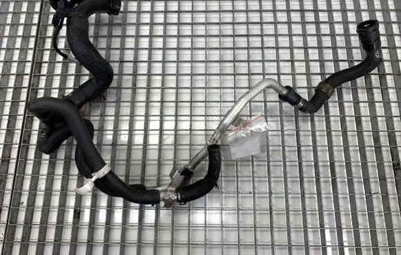 Jaguar E-Pace Engine coolant pipe/hose G4D318B402BB