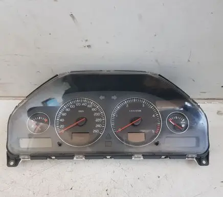 Volvo XC90 Speedometer (instrument cluster) 8673268 1331201