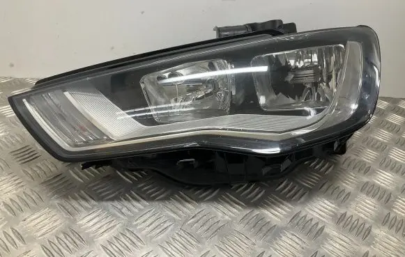 Audi A3 S3 8V Headlight/headlamp 8V0941003A
