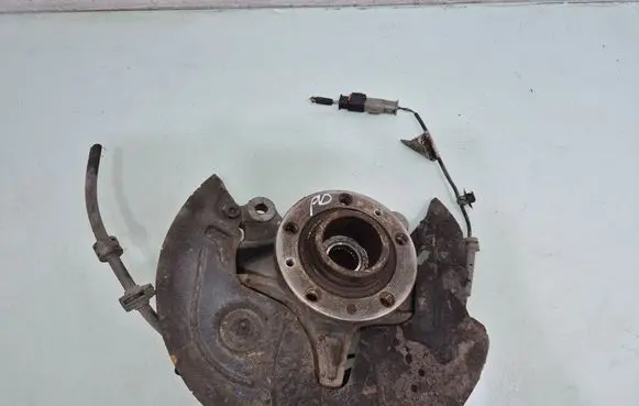Front wheel hub