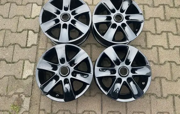 Toyota Hilux VIII R15 alloy rim 