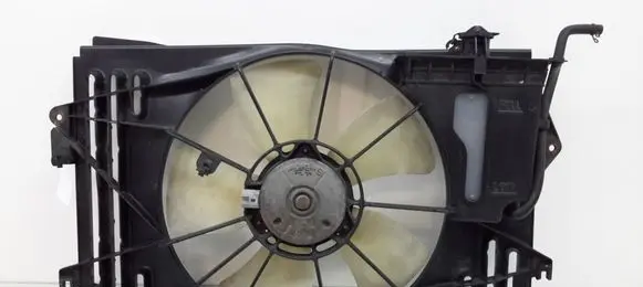 Toyota Corolla Verso E121 Radiator cooling fan shroud 167110D060