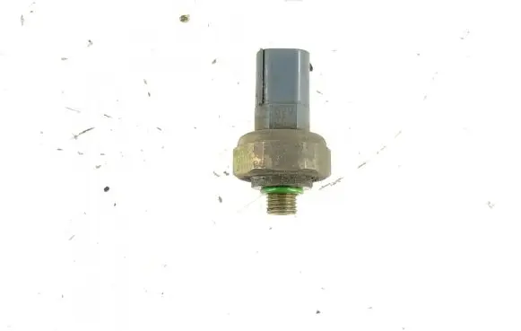 Mercedes-Benz E W211 Air conditioning (A/C) pressure sensor 0045429018 2205420118