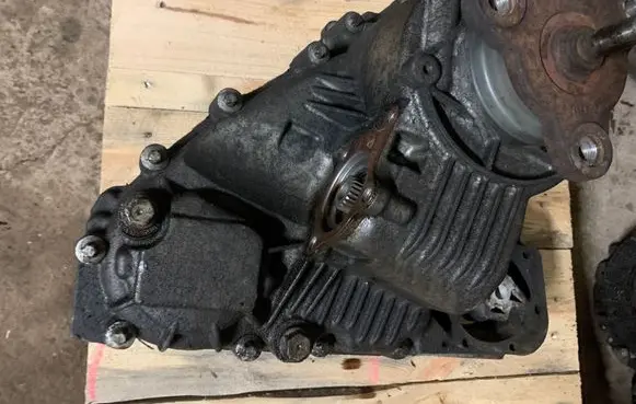 BMW X3 E83 Gearbox transfer box case 7567845 44476370
