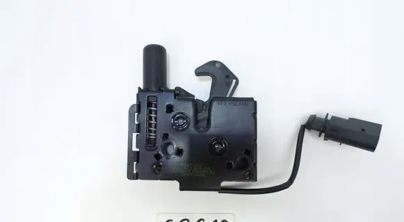 Audi A1 Engine bonnet/hood lock/catch 82A823509