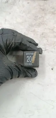 Volkswagen PASSAT B5 Other relay 431951253H