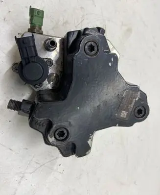 Volvo S80 Fuel injection high pressure pump 0445010111
