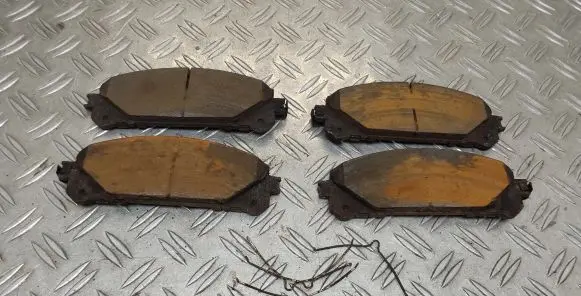 Toyota RAV 4 (XA40) Brake pads (front) 