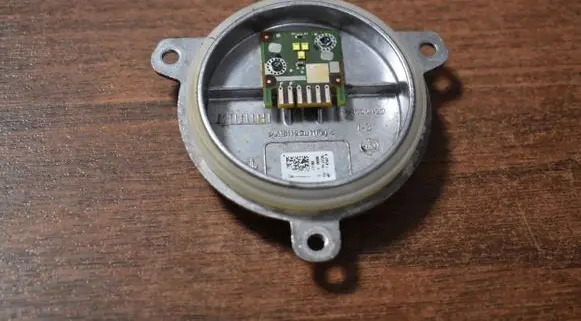 BMW X7 G07 Headlight ballast module Xenon 9466173