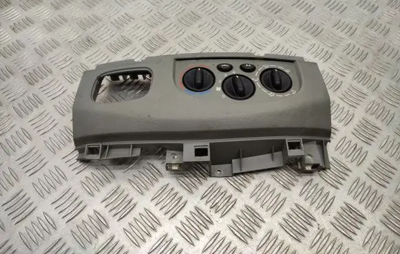 Opel Vivaro Climate control unit 8200004603