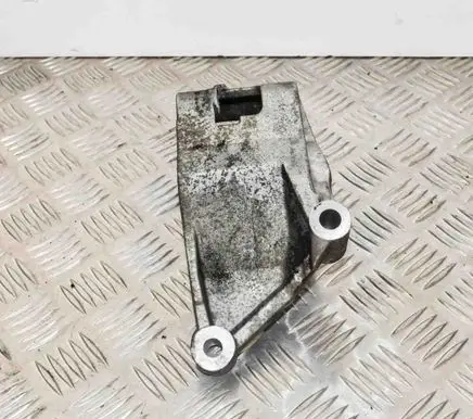 Chevrolet Camaro Engine mounting bracket 92230320