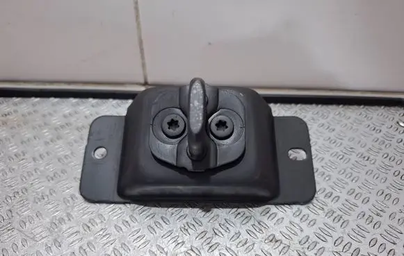 Renault Master III Rear door lock 8200778368