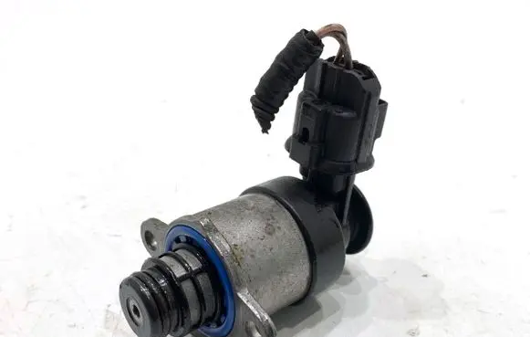 Renault Clio IV Fuel pressure regulator 