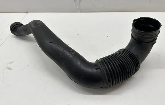Land Rover Discovery 5 Intercooler hose/pipe CPLA9C620AA